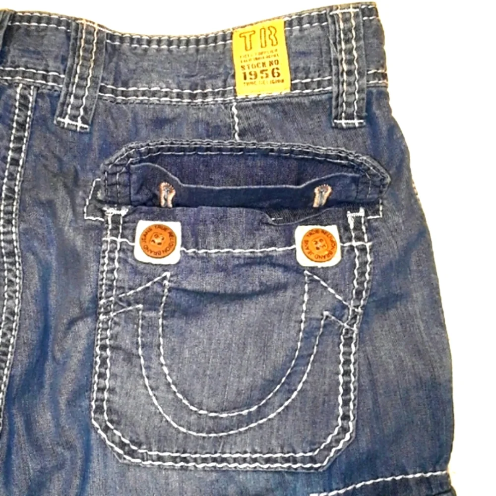 True Religion Brand Cargo Shorts. Men's Size: Waist 30x12 Inseam.